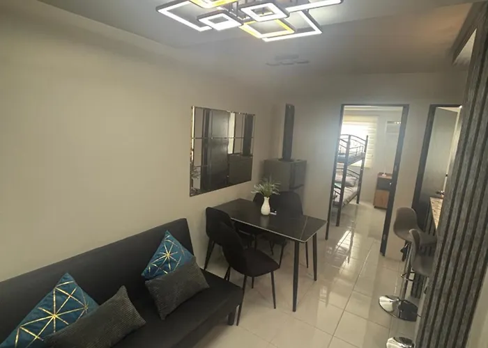 The Gilded Blue Nest Aparthotel *